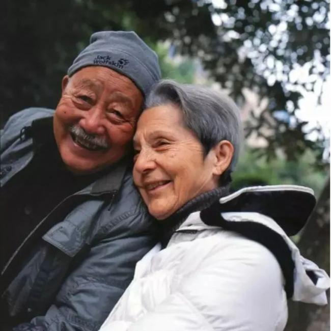 法国奶奶苦等中国初恋55年，83岁终于嫁给了他，人生最后的7年
