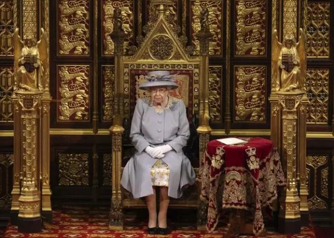 近60年首次 英女王缺席了…