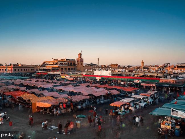 非洲最繁忙的广场所在地：摩洛哥马拉喀什