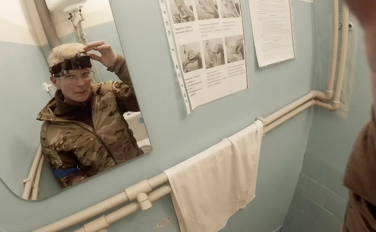 烏克蘭軍醫塔伊拉用隨身攝影機記錄第一手傷亡慘況。美聯社/Yuliia Paievska