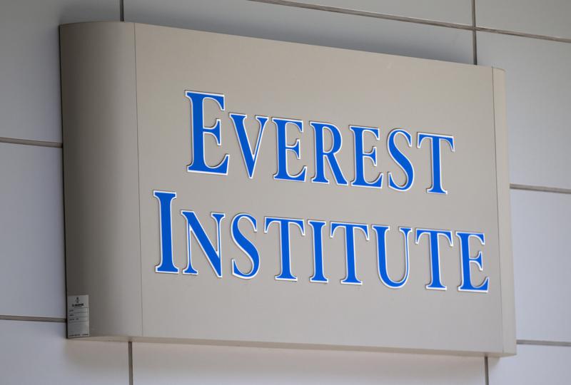 位州馬里蘭州的Everest學院屬於加州Corinthian Colleges的...