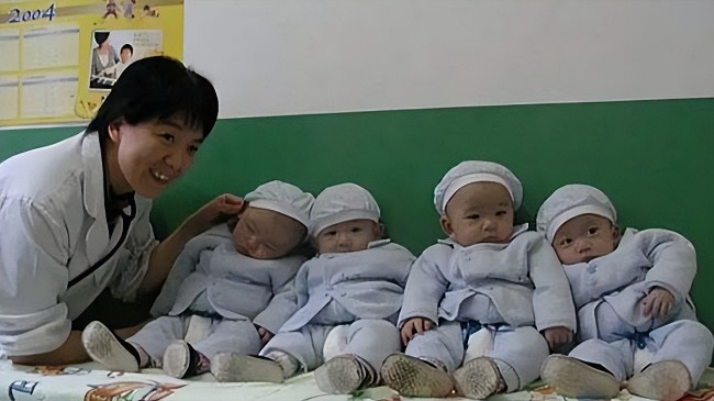 中国全男4胞胎：18年前大难不死 高考后感恩医院