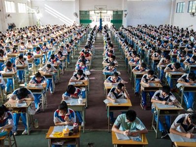 中国高考报志愿的暴利生意：5分钟，收费好几万