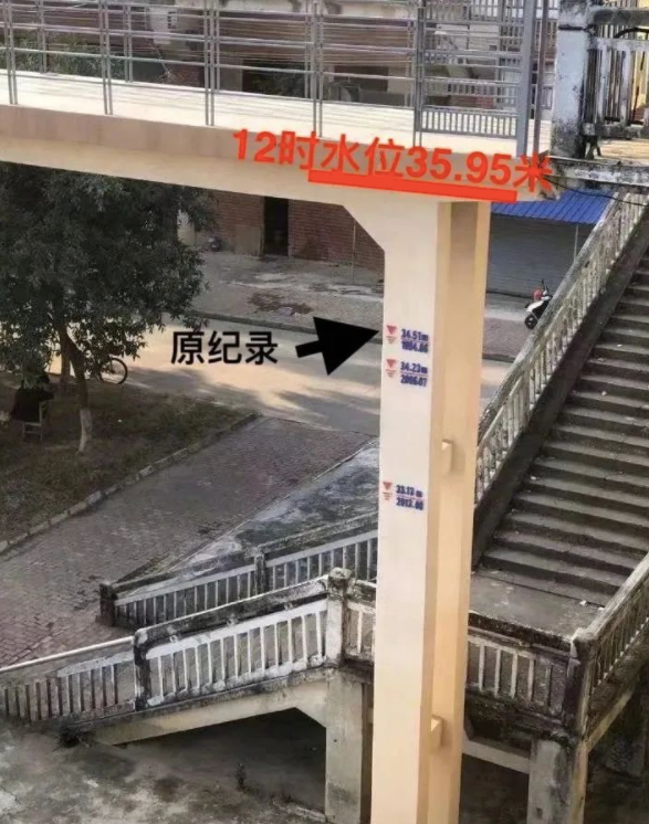 为广州挡洪水 英德在历史级别的洪灾中苦苦挣扎