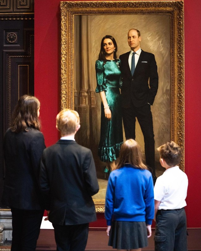 威廉王子、凯特王妃“首张官方肖像画”曝光