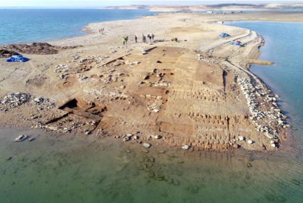 伊拉克大旱 水库底惊现3400年前失落古城