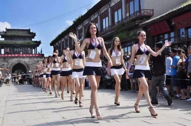 中国最懂女人的神秘县城：靠性感泳装赚150亿