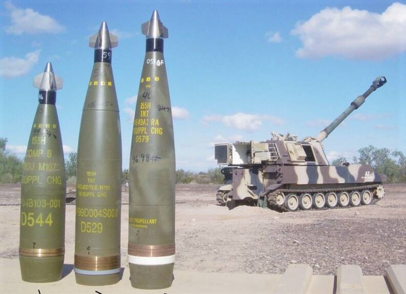 M1156 PGK套件可以加裝在各種榴彈上，由左至右為M107、M549A1、M795。（取自ATK官網）