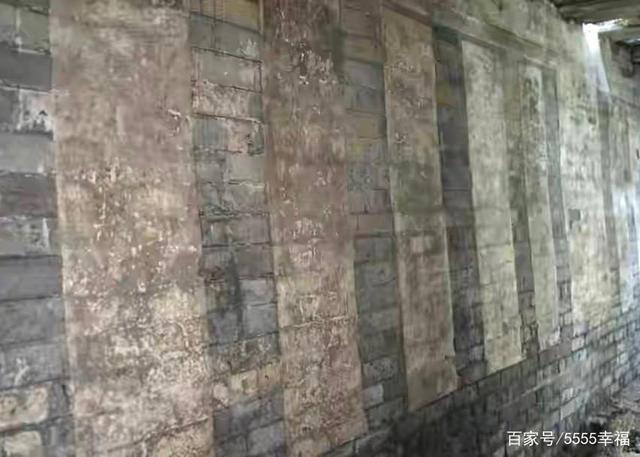广西700年无人村 全村对联都是石刻