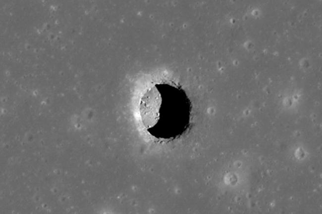 科学家在月球上发现大量宜居洞穴