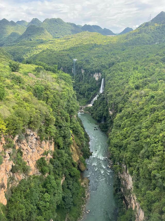 地球最美裂缝 横贯贵州80公里的天然峡谷