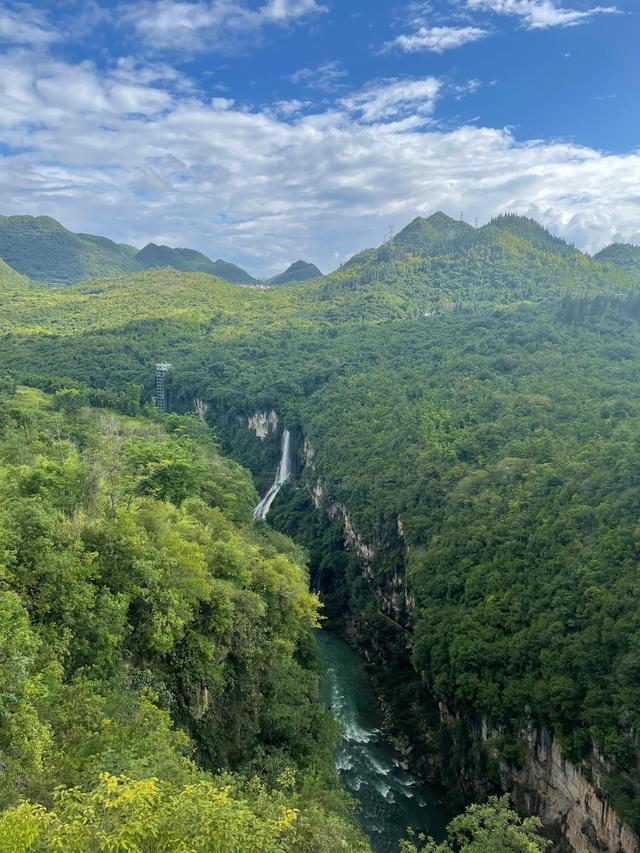 地球最美裂缝 横贯贵州80公里的天然峡谷