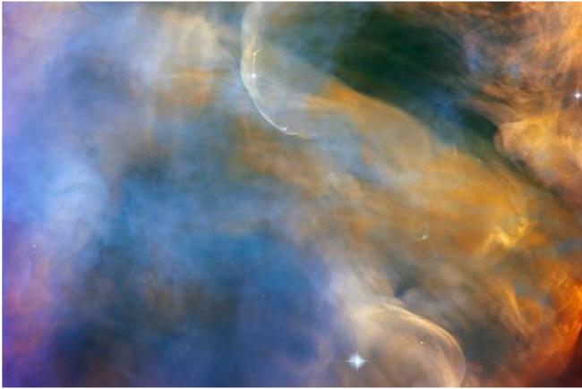 哈勃望远镜拍到猎户座绚丽的星云图
