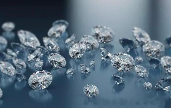 科学家突破性地将塑料变成钻石