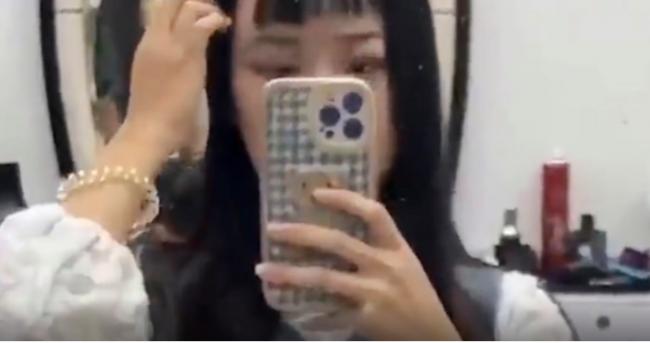 女子理发店剪刘海，照镜子之后报警了…
