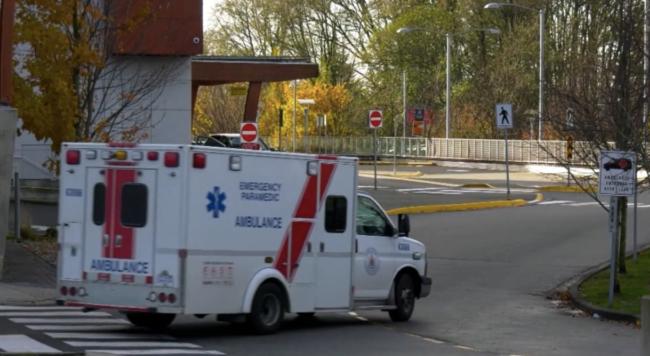 11岁孩吞药自杀 转院等救护车长达41小时
