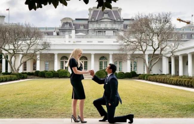 川普新女婿身价不凡 白宫下跪献百万钻戒求婚