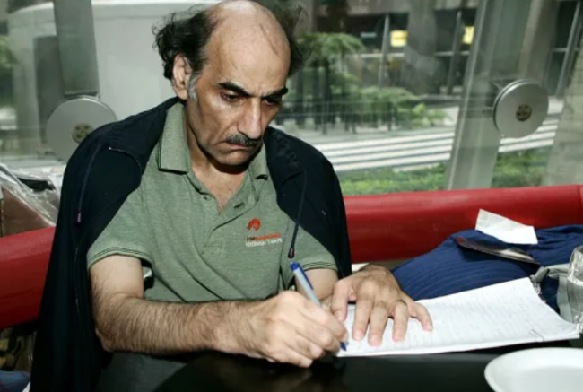 伊朗难民纳瑟里病逝...滞留机场18年之谜