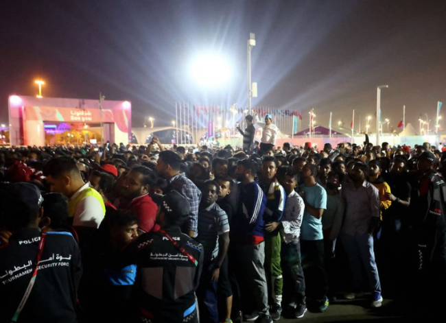 世界盃狂热！卡塔尔贝达公园庆祝活动发生混乱
