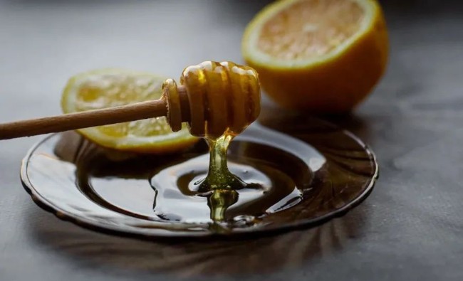 新研究发现，每天吃蜂蜜，可降低血糖和胆固醇水平