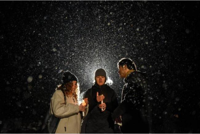 凛冬将至 基辅周边大雪 电力、暖气仍供不应求