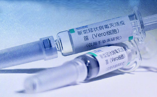 “中国党和国家领导人都接种的是国产新冠疫苗”