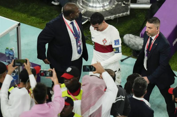 FIFA致敬C罗“最好的球员” 女友痛批葡萄牙