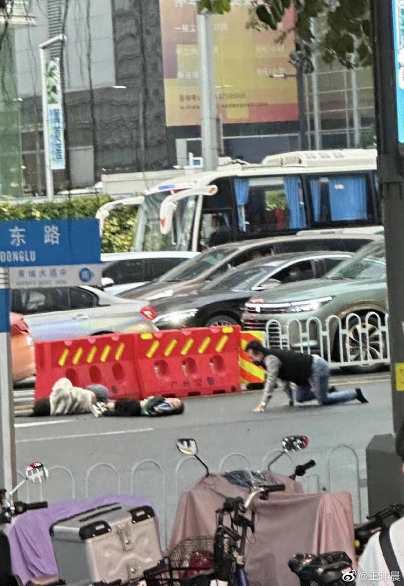 广州惊传有人开车蓄意撞人，造成5死13伤。（取自微博）