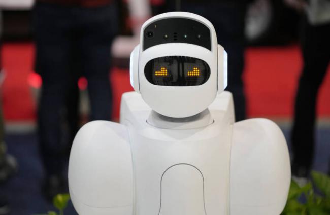 全球首位AI机器人律师问世 下月将出庭打官司