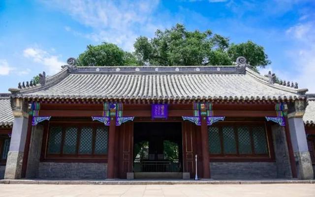 赤峰的历史景观：“塞外小故宫”-蒙古亲王府