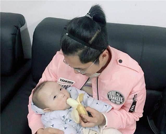 中国田径女选手遭疑象男人，曝抱婴照更遭质疑