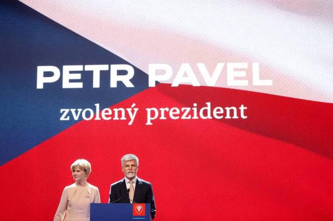 捷克总统大选 前北约将领、“反中”帕维尔胜出