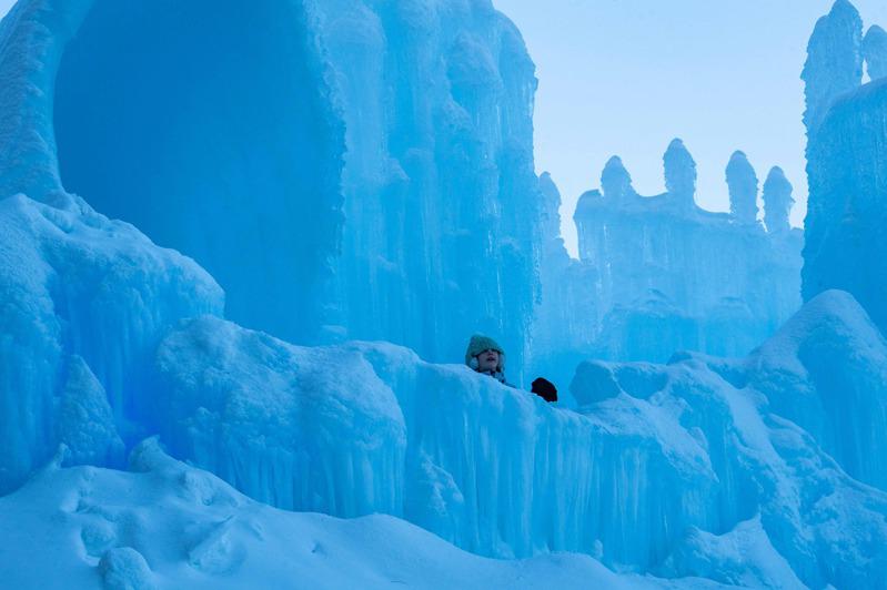 强大北极寒流笼罩，新英格兰多地出现超低温。图为新罕布夏州北胡士托的冰雕展。(Getty Images)