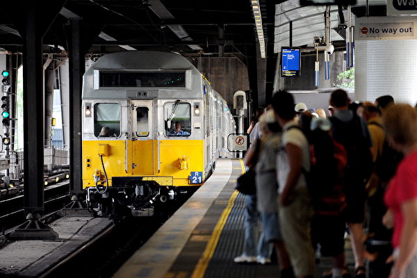 悉尼火车运行恢复正常 事故原因仍未明