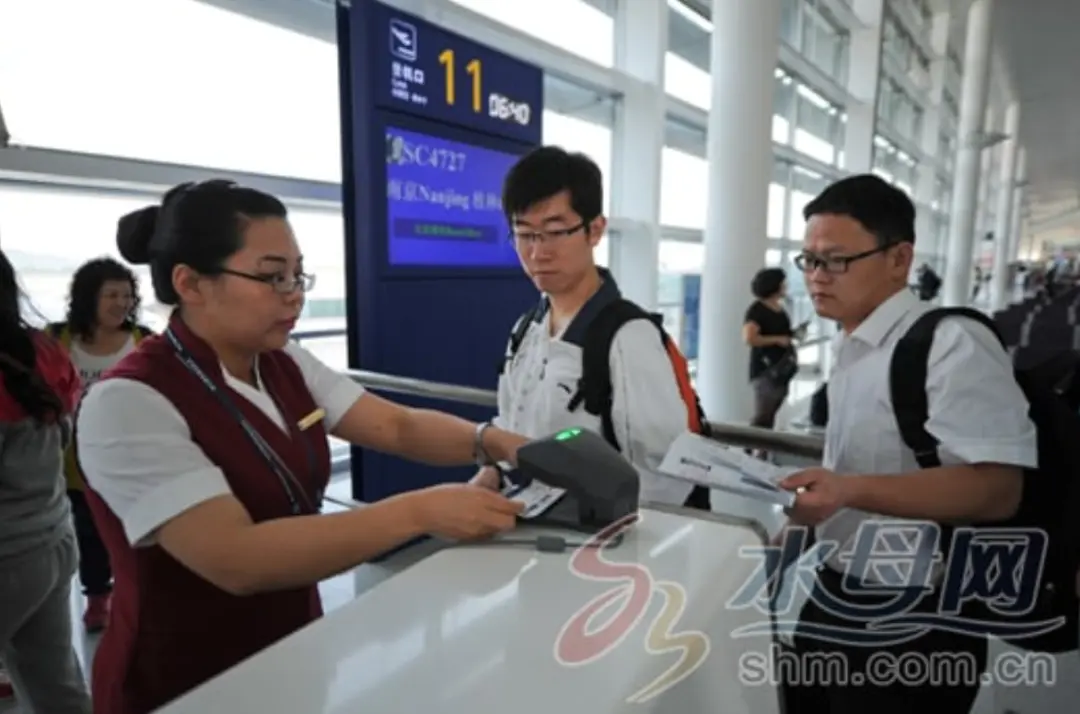 中国最“坑”新机场，去一次比西天取经还费劲