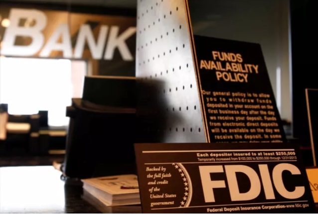 美财政部研议为“所有银行存款”提供担保