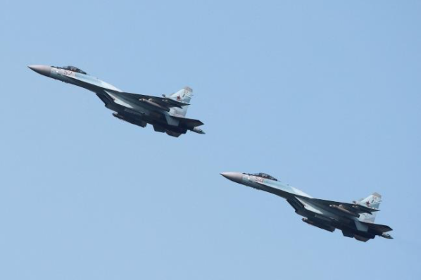 俄罗斯：两架美轰炸机飞向国境 出动战机拦截