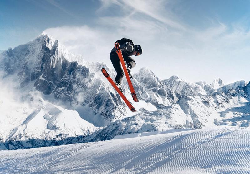 适用于2023/2024年的滑雪通行证Ikon Pass，可以让喜爱滑雪的人开始计划下一个冬季的行程了。取自pexels
