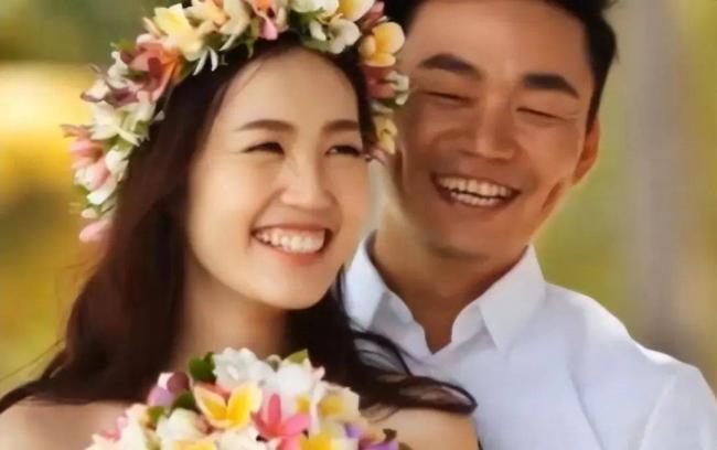 35岁的冯清和王宝强同居4年不结婚 在追求什么？