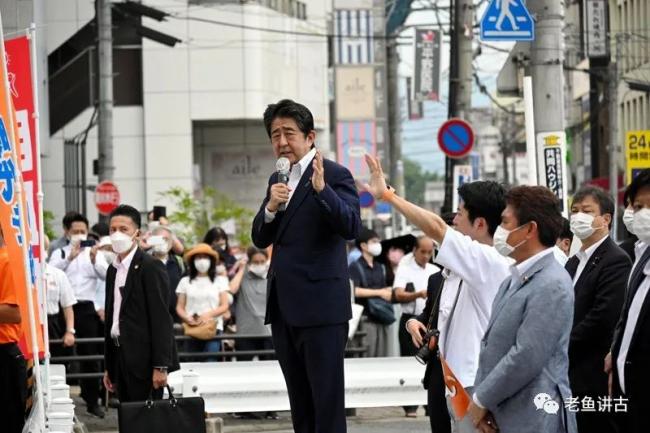 日本首相为啥总出事？