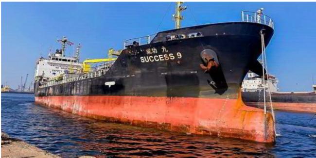新加坡油轮失联：惨遭西非海盗“登船洗劫”
