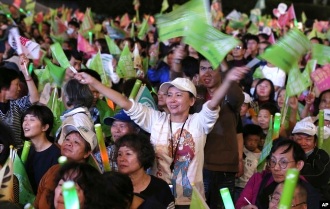 资料照：台湾总统大选期间民进党支持者在台北集会。（2020年1月10日）