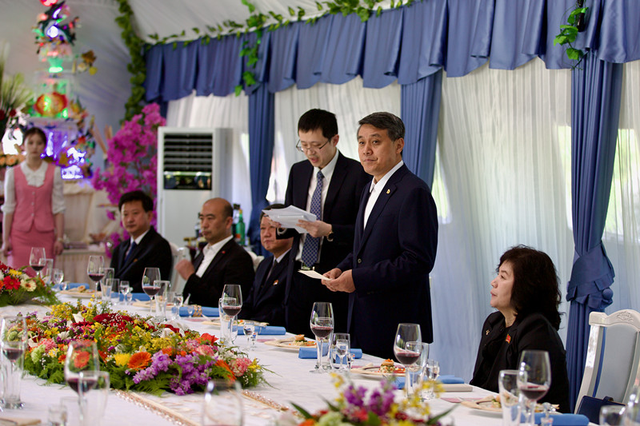 朝鲜盛情款待中国大使 中方照片，颇有深意