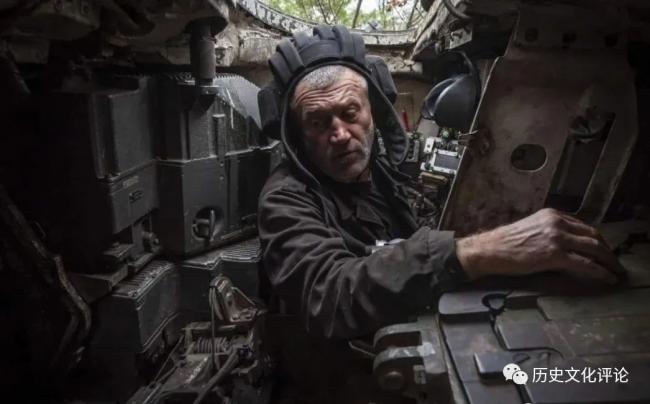 亡命175公里：一个乌军坦克营的传奇突围
