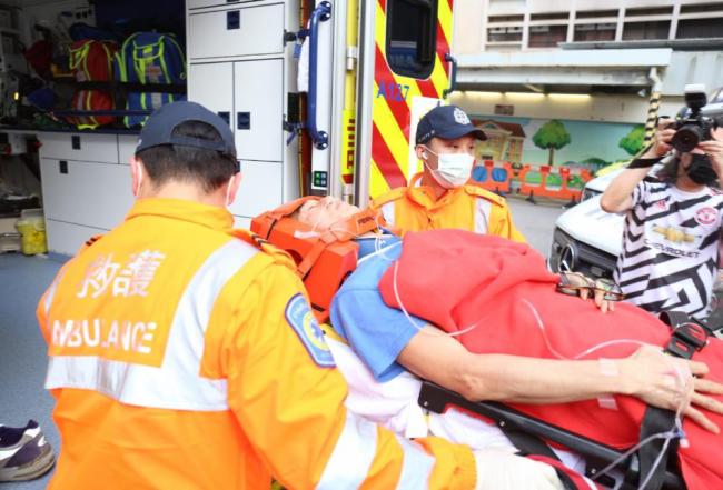 黄渤倪妮新戏的香港拍摄现场发生事故！8人受伤