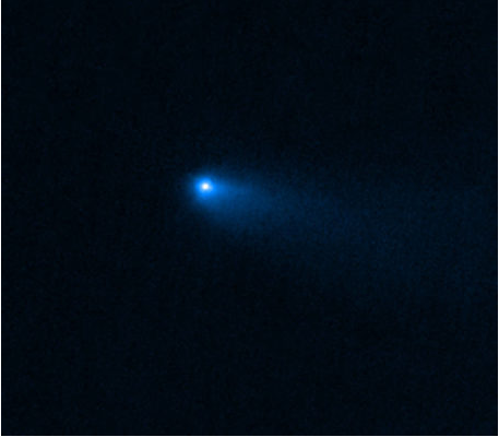罕见彗星上发现水 激发新谜团