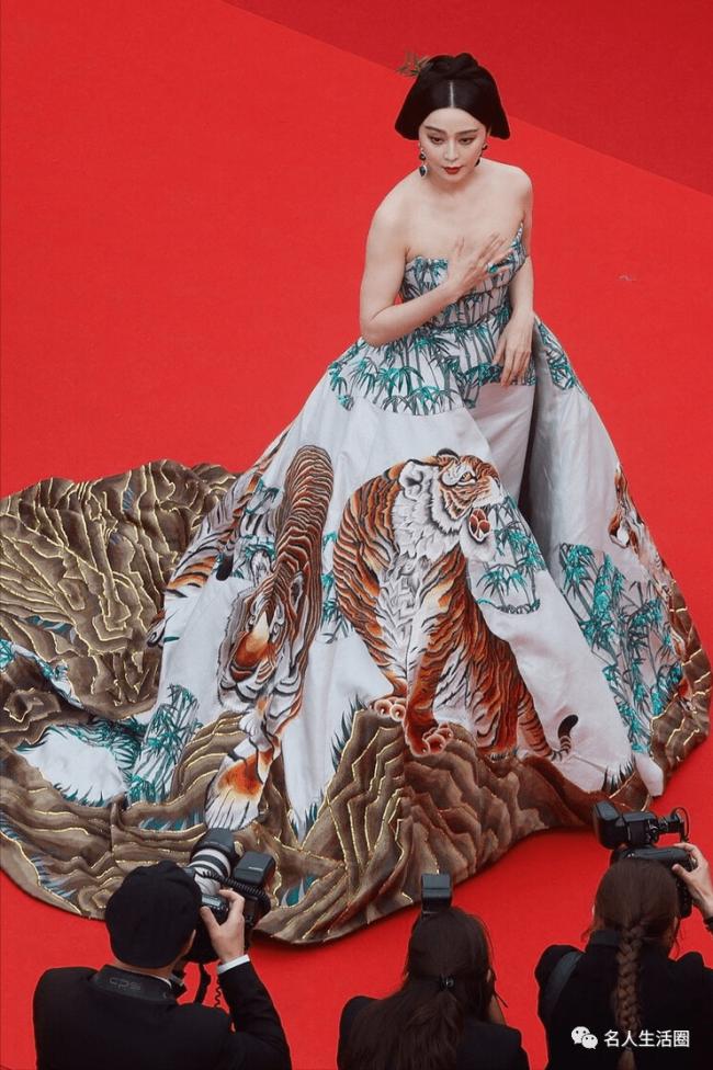 戛纳电影节：外国毯星比身材，中国毯星比衣服
