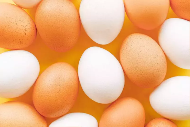 棕色蛋较贵 因为比白色蛋营养？