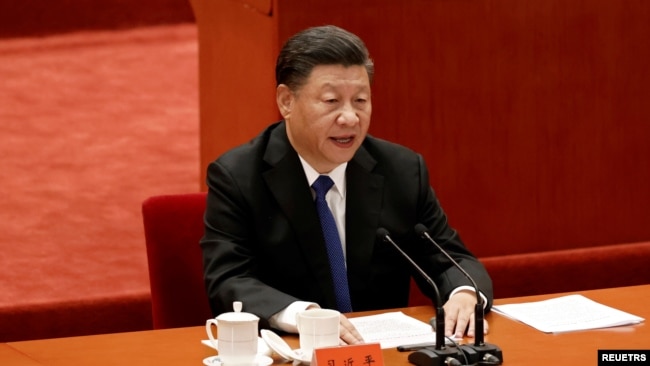 资料照片：2021年10月9日中国国家主席习近平在北京人民大会堂举行的“纪念辛亥革命110周年大会”上发表讲话。