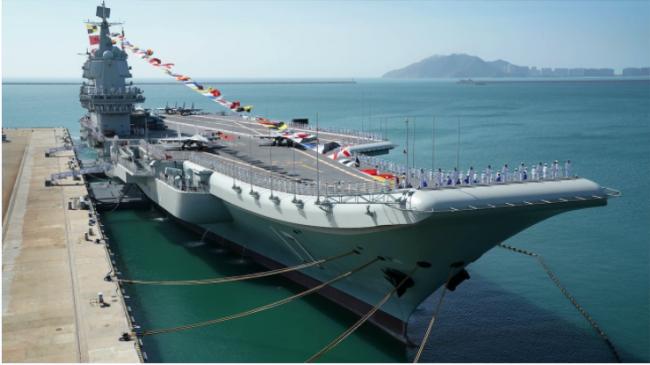最新卫星图像显示 中国海军加紧扩建基地